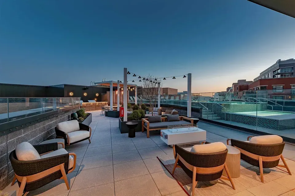 3 Bed 2 Bath Contemporary High-Rise Condo in Arlington, VA - 4