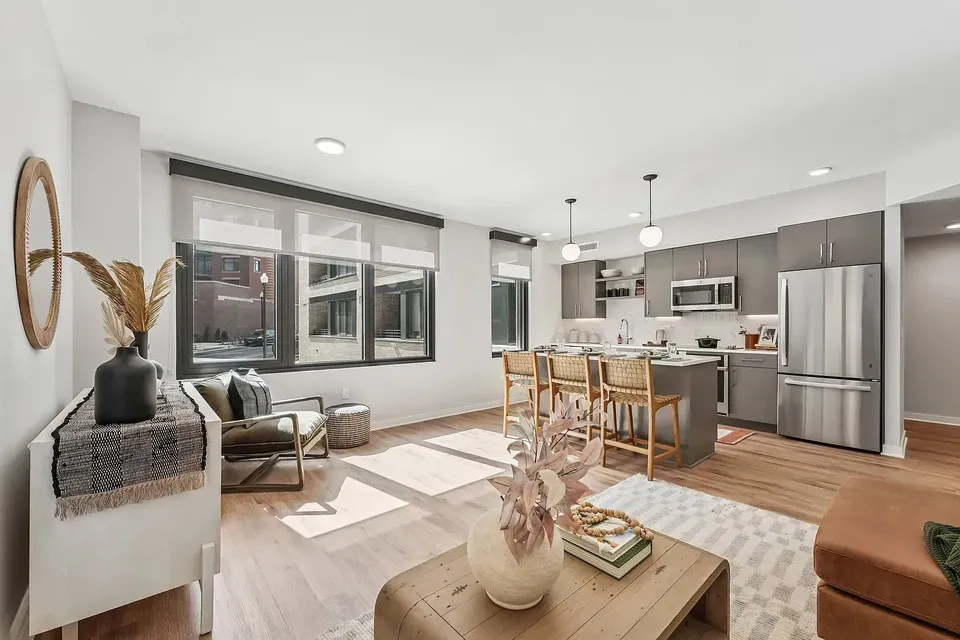 3 Bed 2 Bath Contemporary High-Rise Condo in Arlington, VA - 5