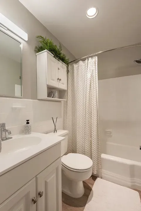 3 Bed 2 Bath Contemporary High-Rise Condo in Arlington, VA - 5