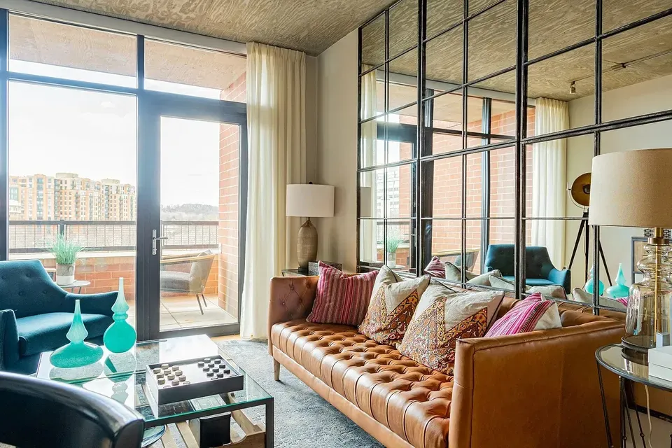 3 Bed 2 Bath Contemporary High-Rise Condo in Arlington, VA - 5