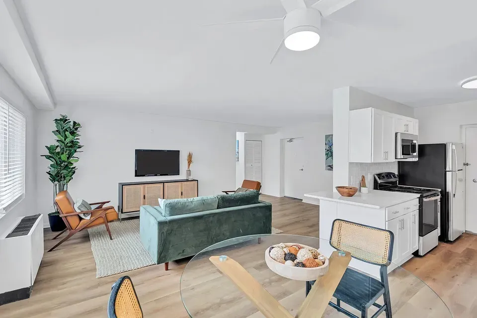3 Bed 2 Bath Contemporary High-Rise Condo in Arlington, VA - 1
