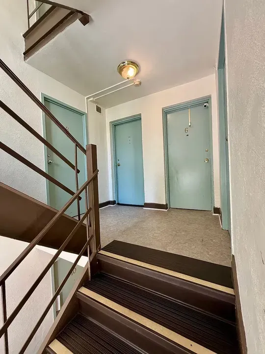 3 Bed 2 Bath Contemporary High-Rise Condo in Arlington, VA - 5