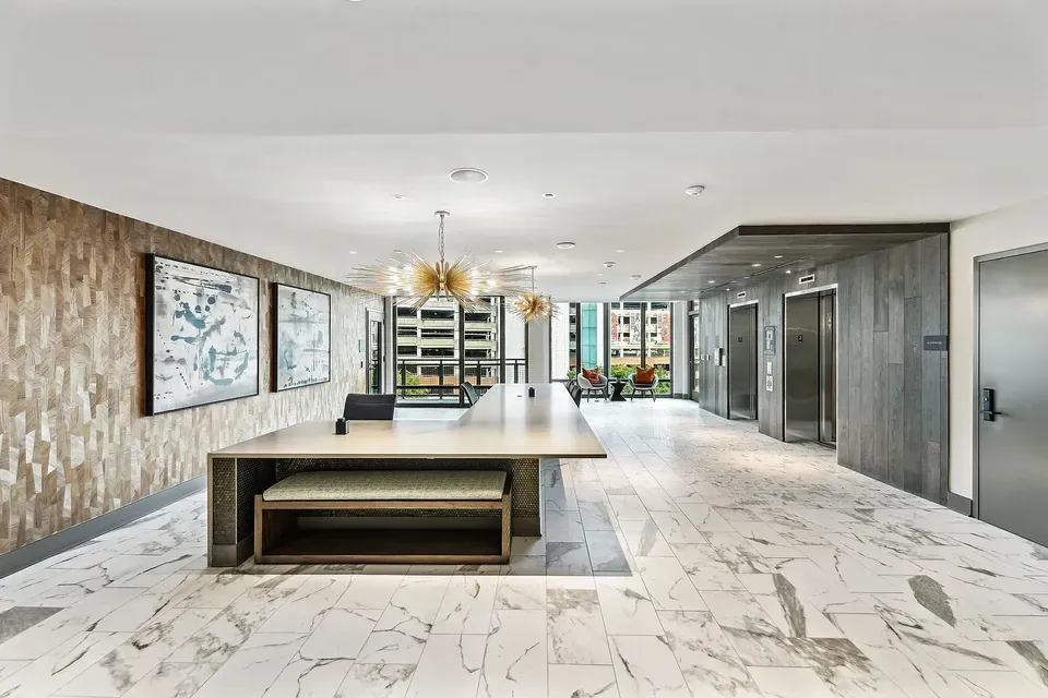 3 Bed 2 Bath Contemporary High-Rise Condo in Arlington, VA - 5
