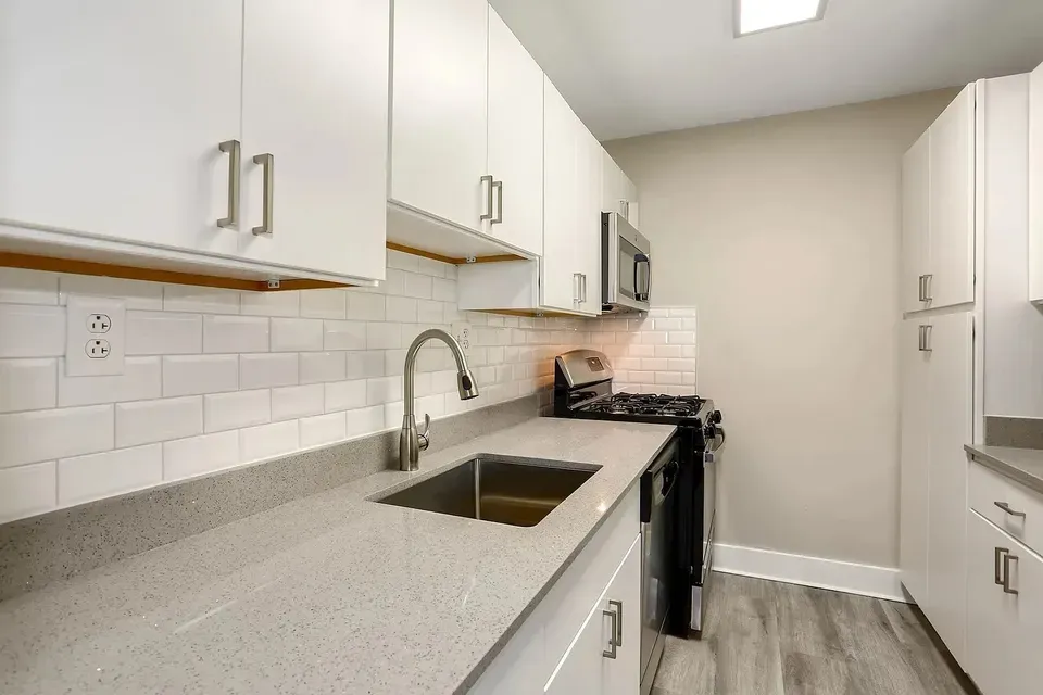 3 Bed 2 Bath Contemporary High-Rise Condo in Arlington, VA - 3