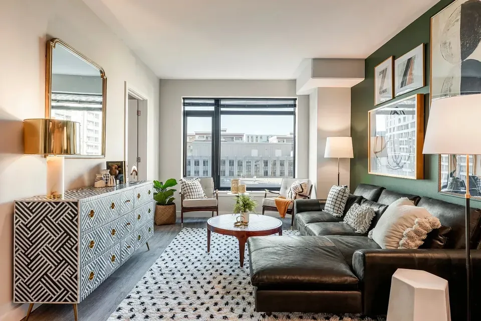 3 Bed 2 Bath Contemporary High-Rise Condo in Arlington, VA - 2