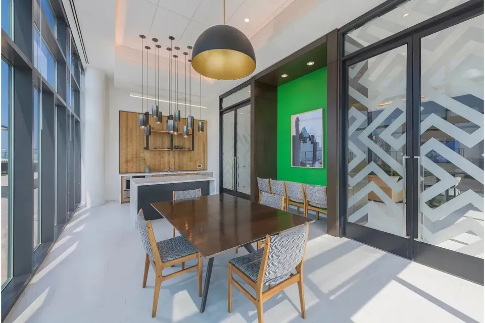 3 Bed 2 Bath Contemporary High-Rise Condo in Arlington, VA - 5