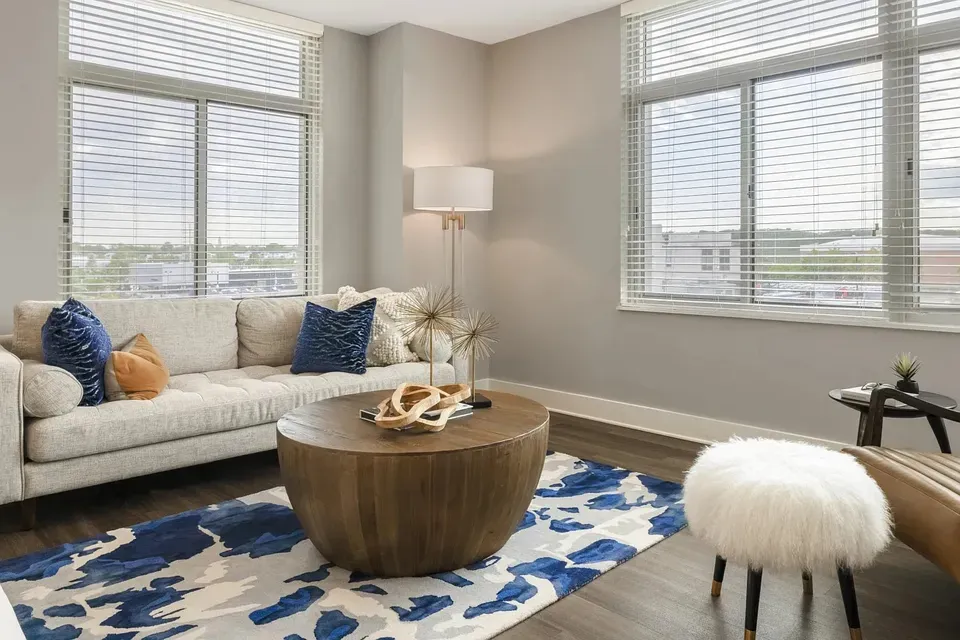 3 Bed 2 Bath Contemporary High-Rise Condo in Arlington, VA - 2