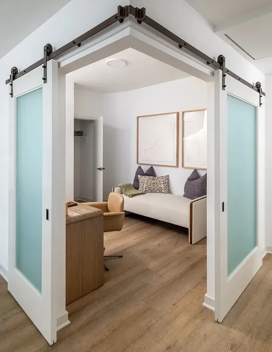 3 Bed 2 Bath Contemporary High-Rise Condo in Arlington, VA - 4