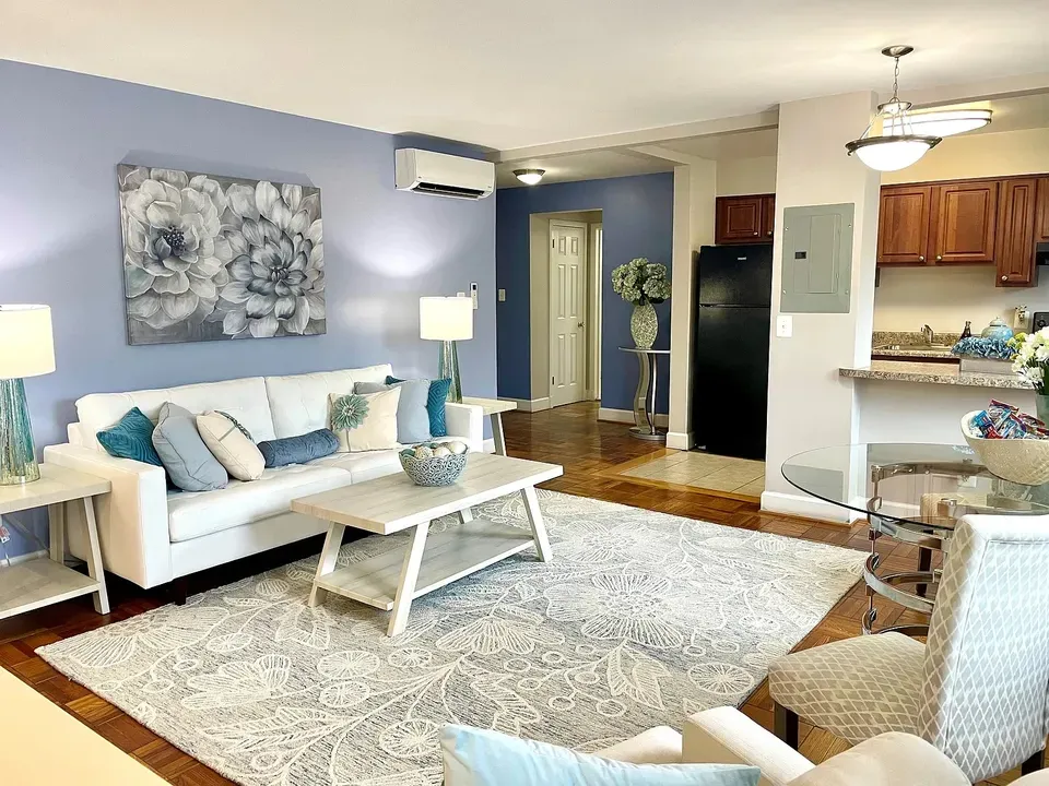 3 Bed 2 Bath Contemporary High-Rise Condo in Arlington, VA