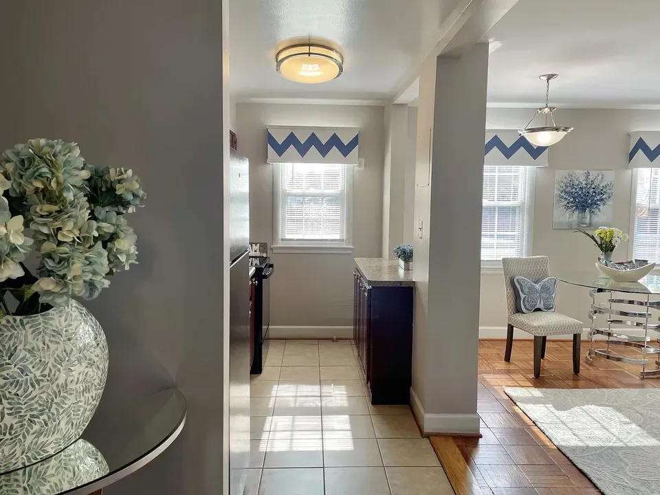 3 Bed 2 Bath Contemporary High-Rise Condo in Arlington, VA - 2