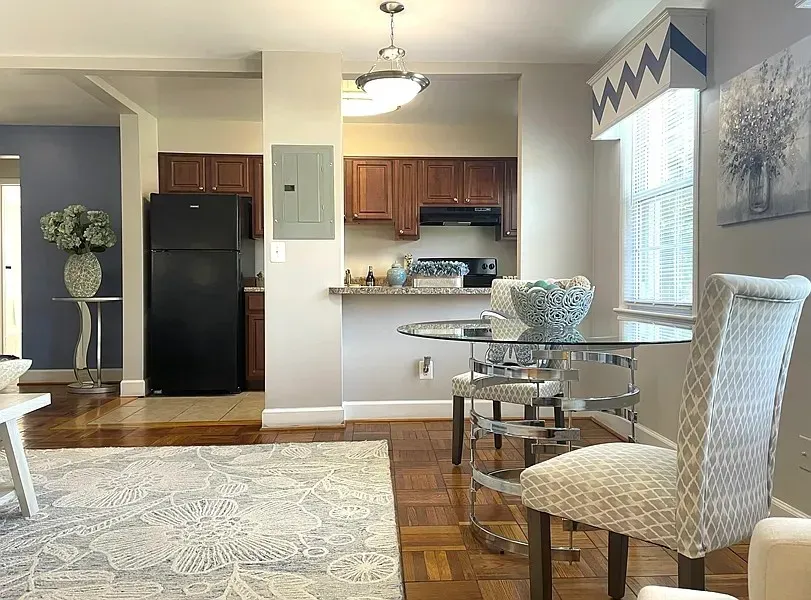 3 Bed 2 Bath Contemporary High-Rise Condo in Arlington, VA - 3