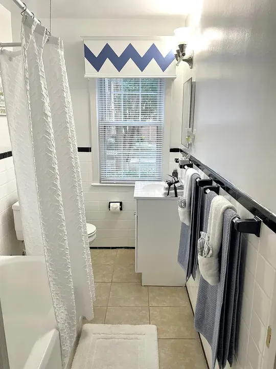 3 Bed 2 Bath Contemporary High-Rise Condo in Arlington, VA - 5