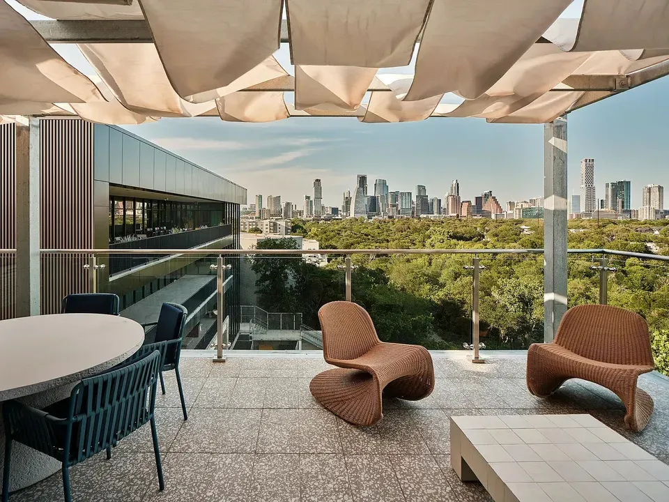 3 Bed 2 Bath Contemporary High-Rise Condo in Austin, TX - 2