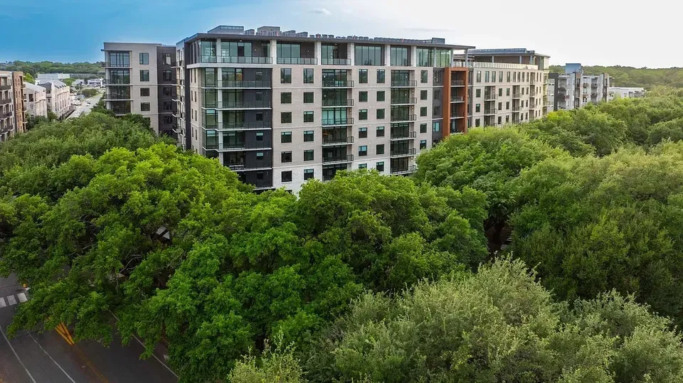 3 Bed 2 Bath Contemporary High-Rise Condo in Austin, TX - 3
