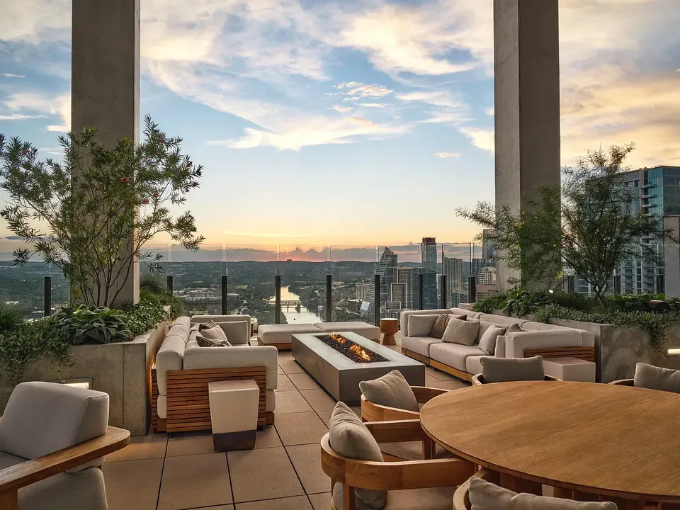 3 Bed 2 Bath Contemporary High-Rise Condo in Austin, TX - 2