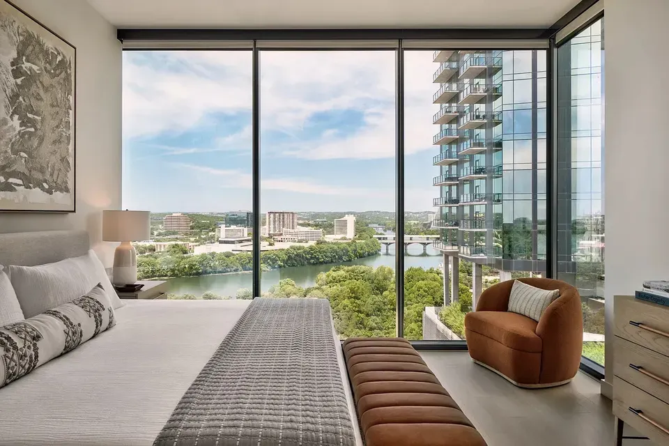 3 Bed 2 Bath Contemporary High-Rise Condo in Austin, TX - 4