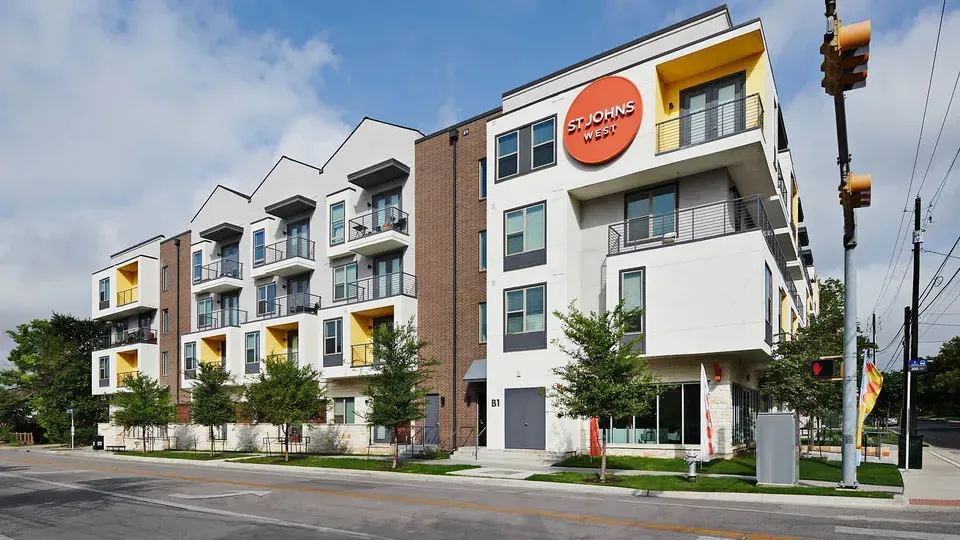 3 Bed 2 Bath Contemporary High-Rise Condo in Austin, TX - 1