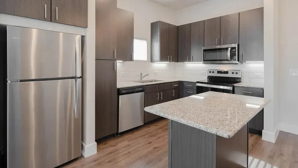 3 Bed 2 Bath Contemporary High-Rise Condo in Austin, TX - 4