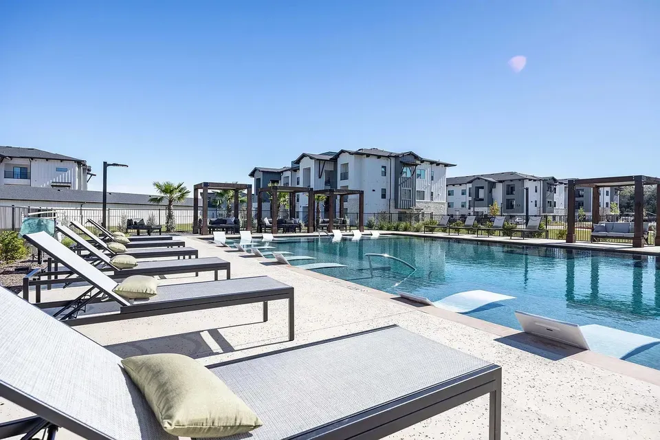 3 Bed 2 Bath Contemporary High-Rise Condo in Austin, TX - 3