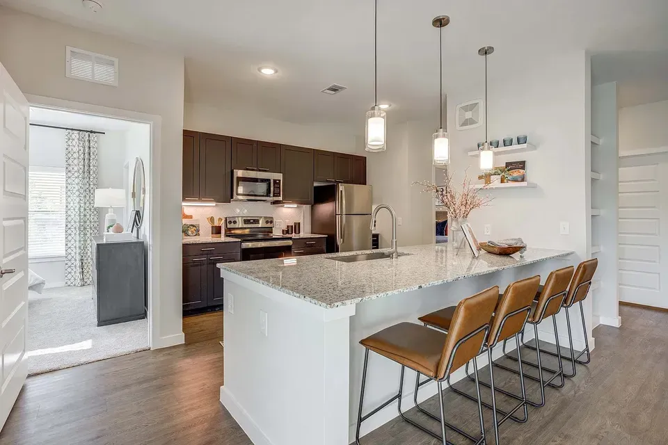 3 Bed 2 Bath Contemporary High-Rise Condo in Austin, TX - 4