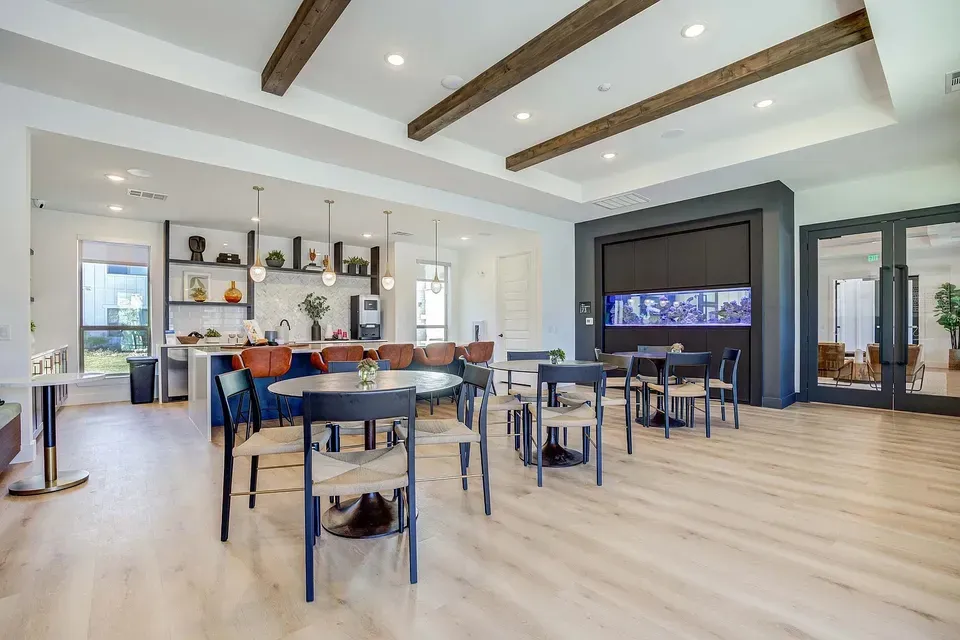 3 Bed 2 Bath Contemporary High-Rise Condo in Austin, TX - 5
