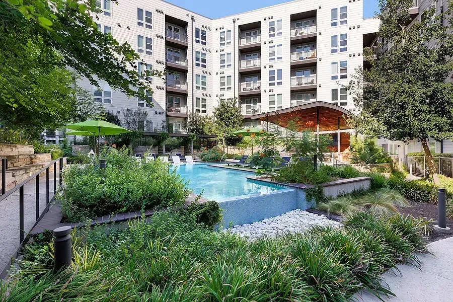 3 Bed 2 Bath Contemporary High-Rise Condo in Austin, TX - 2