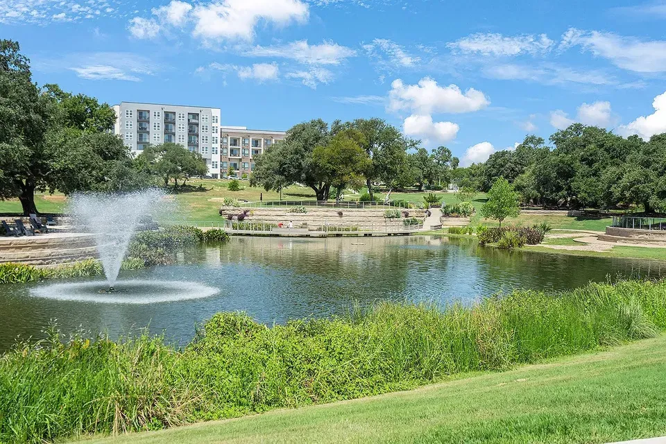 3 Bed 2 Bath Contemporary High-Rise Condo in Austin, TX - 3