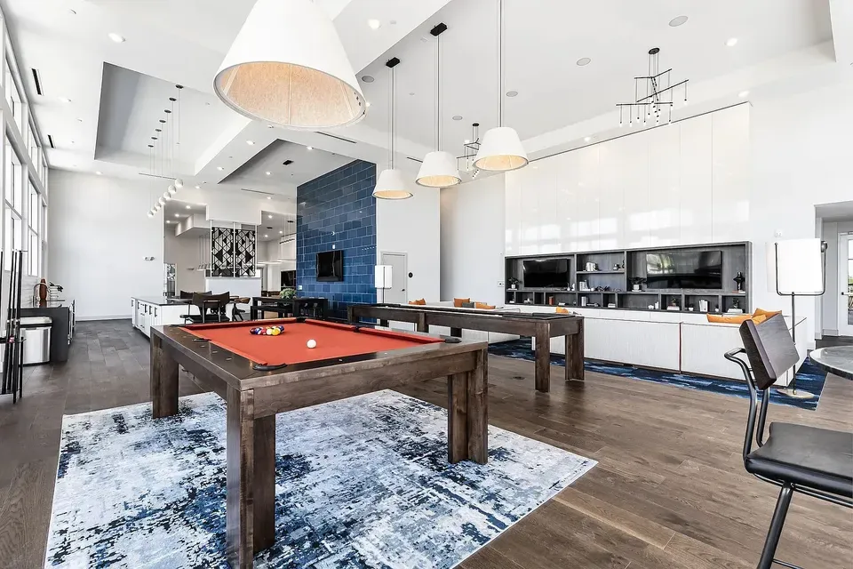 3 Bed 2 Bath Contemporary High-Rise Condo in Austin, TX - 4