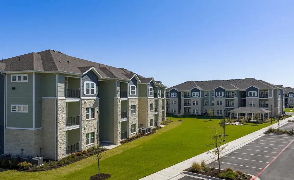 3 Bed 2 Bath Contemporary High-Rise Condo in Austin, TX - 1