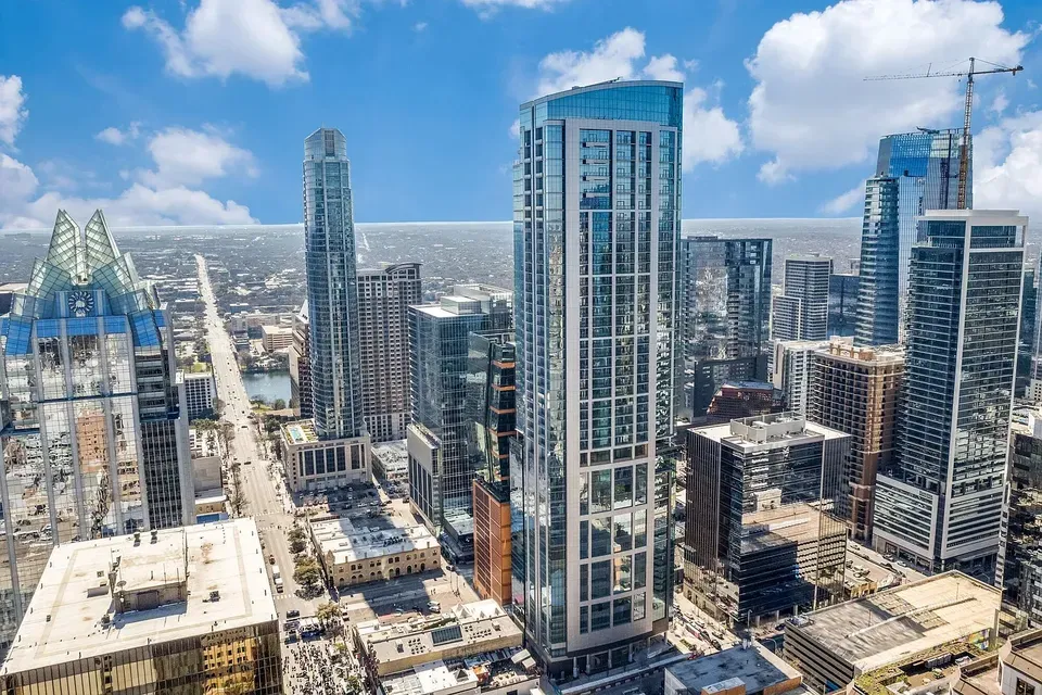 3 Bed 2 Bath Contemporary High-Rise Condo in Austin, TX