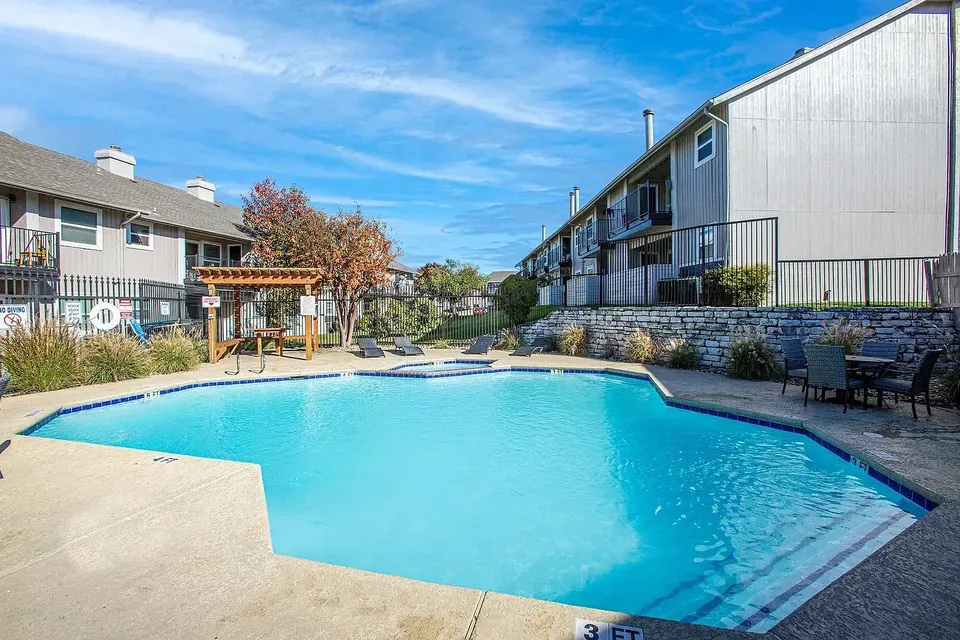 3 Bed 2 Bath Contemporary High-Rise Condo in Austin, TX - 2