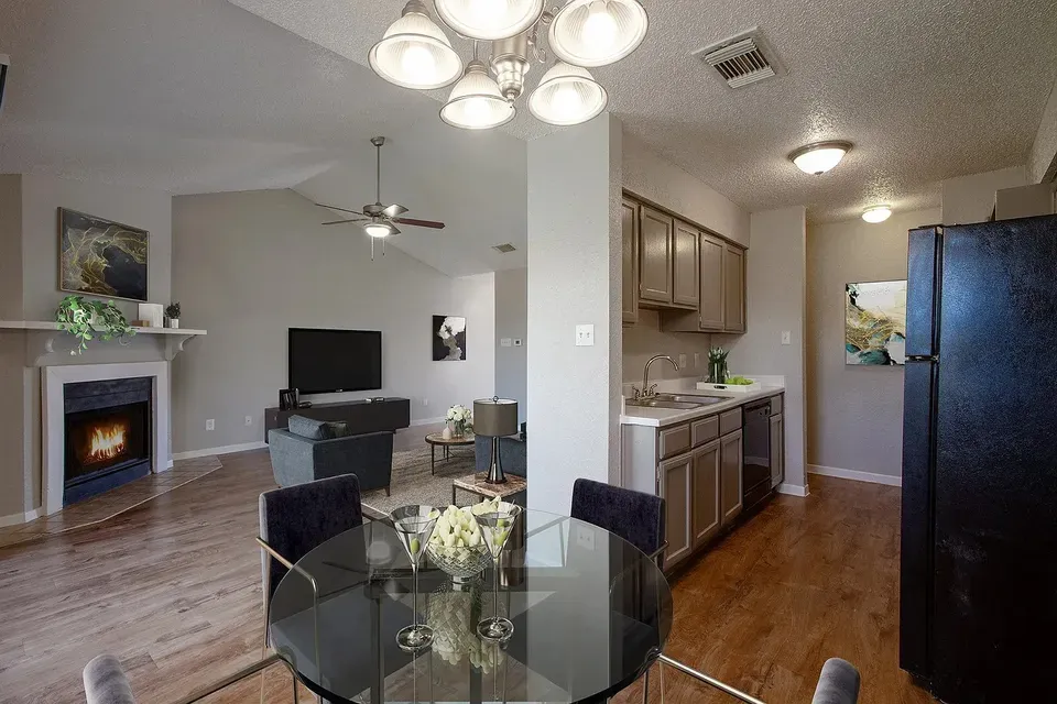 3 Bed 2 Bath Contemporary High-Rise Condo in Austin, TX - 5