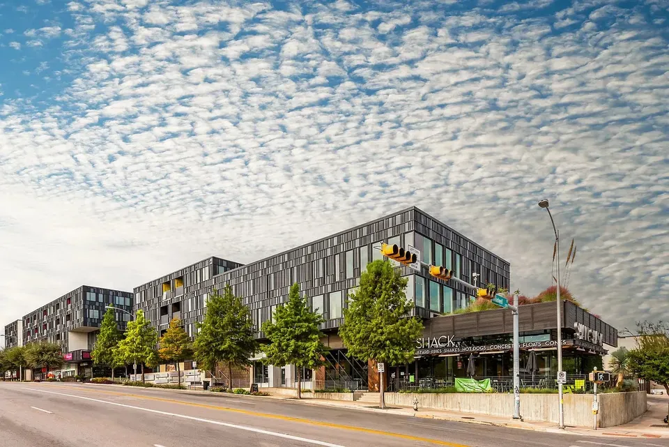 3 Bed 2 Bath Contemporary High-Rise Condo in Austin, TX - 1