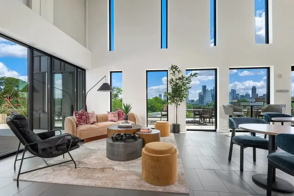 3 Bed 2 Bath Contemporary High-Rise Condo in Austin, TX - 3