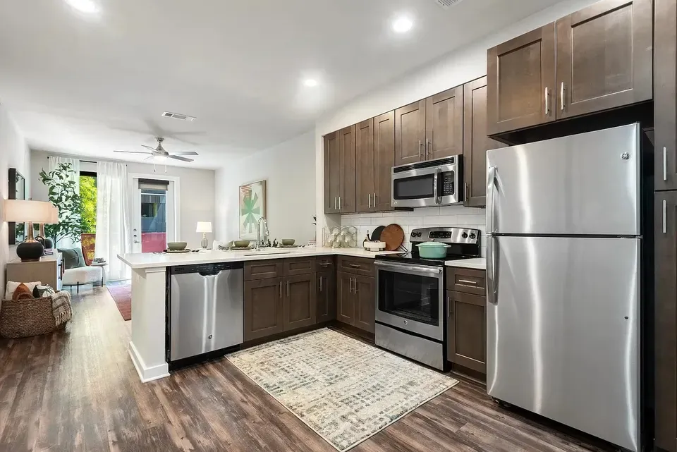 3 Bed 2 Bath Contemporary High-Rise Condo in Austin, TX - 4