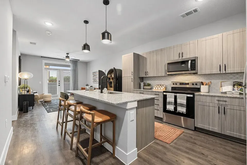 3 Bed 2 Bath Contemporary High-Rise Condo in Austin, TX - 2