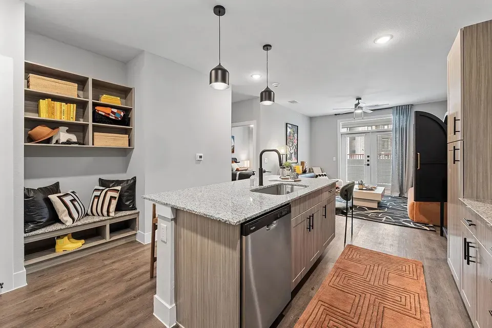 3 Bed 2 Bath Contemporary High-Rise Condo in Austin, TX - 4