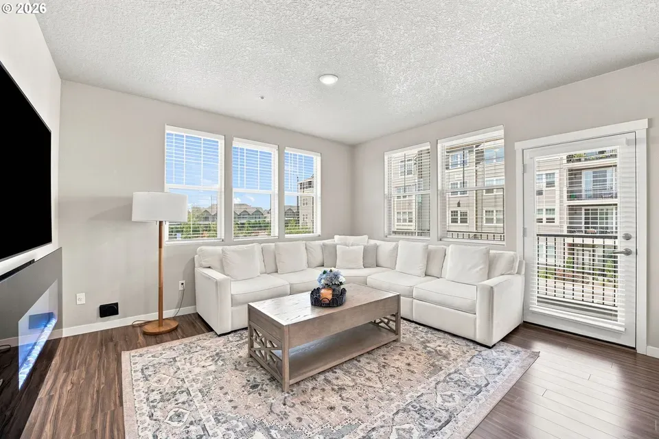 3 Bed 2 Bath Contemporary High-Rise Condo in Beaverton, OR - 5