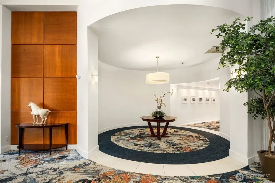 3 Bed 2 Bath Contemporary High-Rise Condo in Bellevue, WA - 3