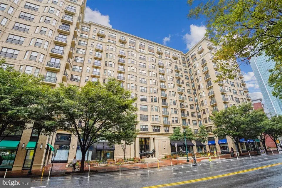3 Bed 2 Bath Contemporary High-Rise Condo in Bethesda, MD - 1