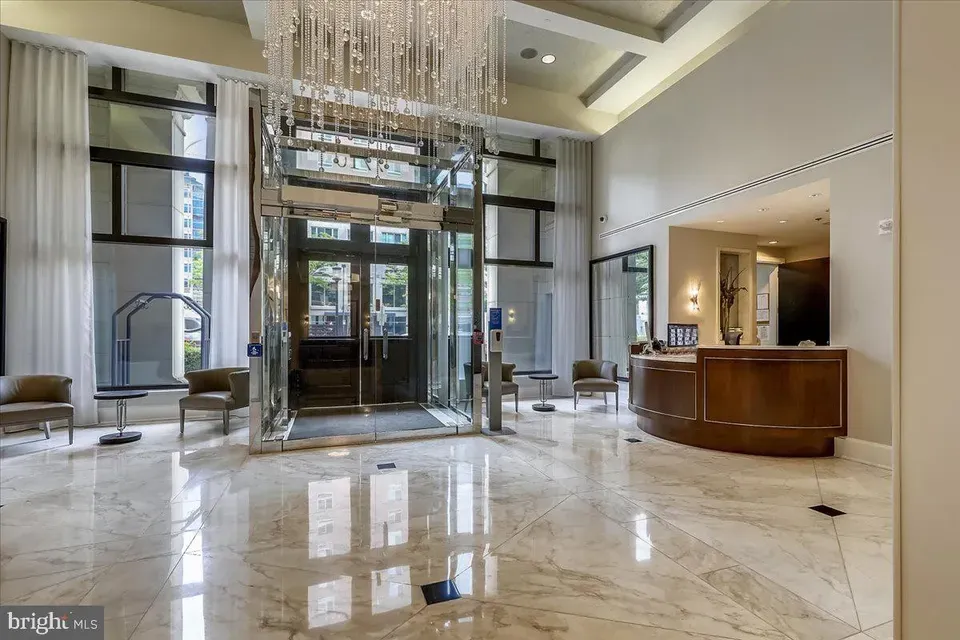 3 Bed 2 Bath Contemporary High-Rise Condo in Bethesda, MD - 5