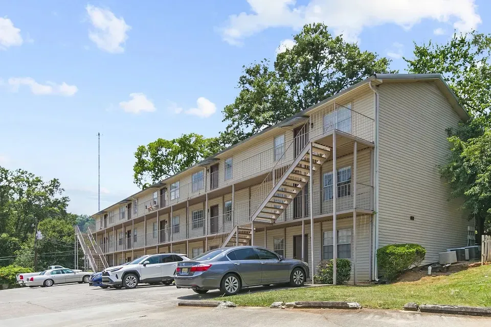 3 Bed 2 Bath Contemporary High-Rise Condo in Birmingham, AL