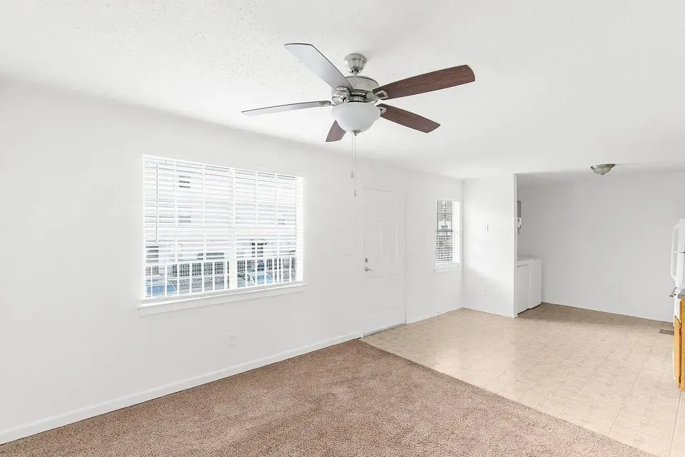 3 Bed 2 Bath Contemporary High-Rise Condo in Birmingham, AL - 4