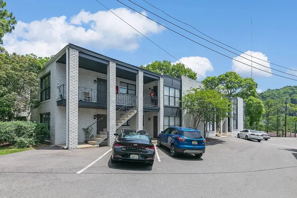 3 Bed 2 Bath Contemporary High-Rise Condo in Birmingham, AL
