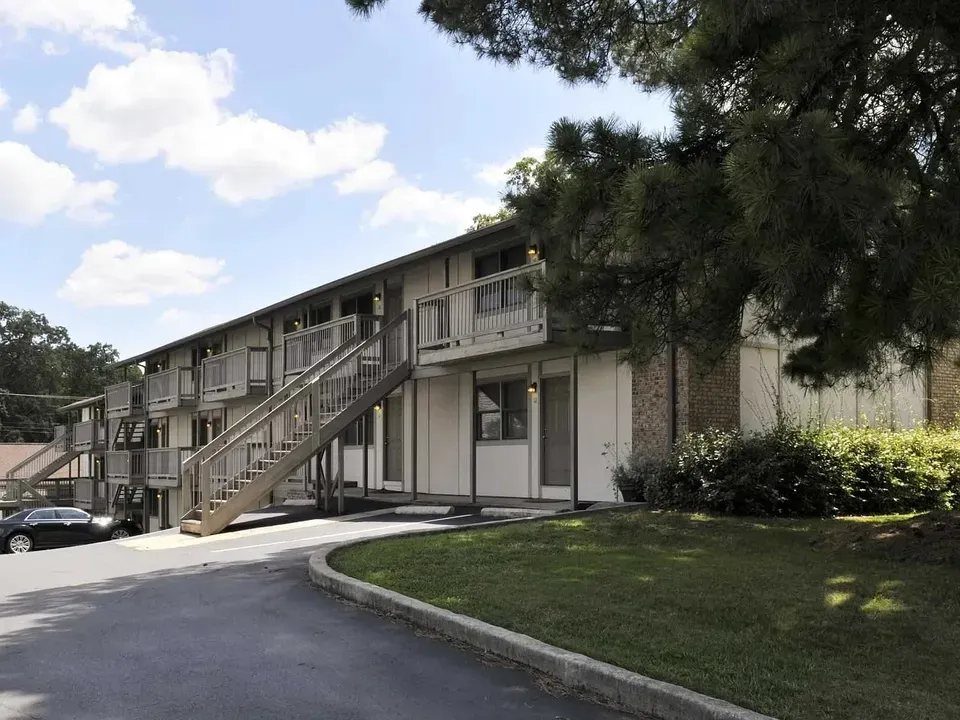 3 Bed 2 Bath Contemporary High-Rise Condo in Birmingham, AL - 3