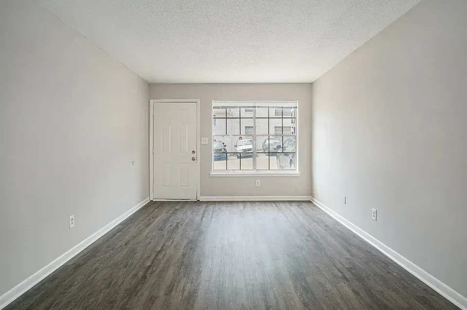 3 Bed 2 Bath Contemporary High-Rise Condo in Birmingham, AL - 3