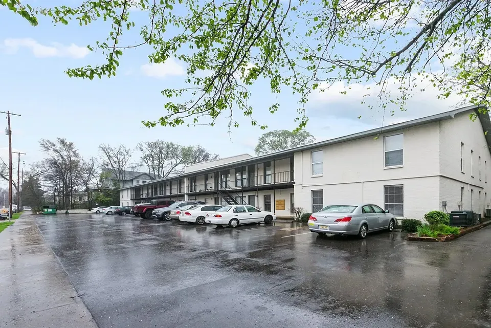 3 Bed 2 Bath Contemporary High-Rise Condo in Birmingham, AL - 1