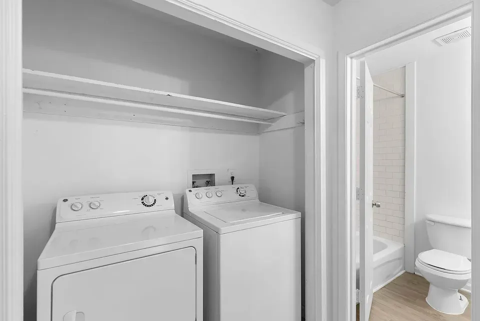 3 Bed 2 Bath Contemporary High-Rise Condo in Birmingham, AL - 5