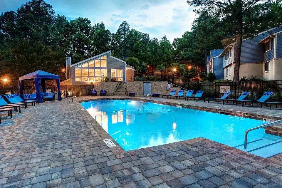 3 Bed 2 Bath Contemporary High-Rise Condo in Birmingham, AL - 1