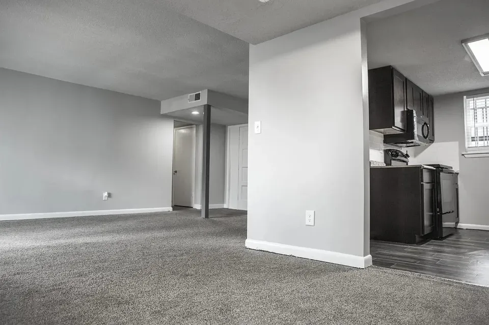 3 Bed 2 Bath Contemporary High-Rise Condo in Birmingham, AL - 4